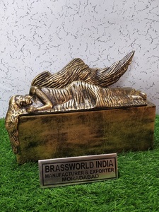 BRASSWORLD INDIA's New Angel Box Urna de cremación Metal Adulto Suministros funerarios Latón y aluminio - Product Image 5