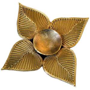 Portavelas de hoja de aluminio texturizado en tonos dorados de La India en el extranjero, velas perfumadas navideñas para uso doméstico de hierro - Product Image 2