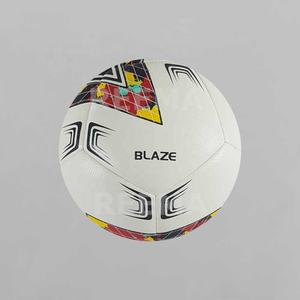 ลูกฟุตบอลฝึกซ้อม PU 12 แผ่น คุณภาพสูง ผลิตในปากีสถาน รับทำโลโก้ตามสั่ง - Product Image 3