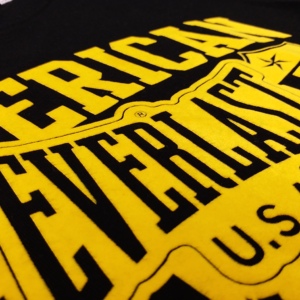 เสื้อยืด BB Custom Flocking ผ้าคอตตอน 180 กรัม สำหรับผู้ชายและผู้หญิง สไตล์ลำลอง พิมพ์ลายดิจิทัล ลายเรียบ คอกลม แขนกุด ผ้าเจอร์ซีย์ - Product Image 1