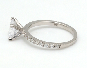 1,0 quilates princesa corte laboratorio diamante solitario con acento anillo de compromiso VVS2 claridad D Color en 14K oro blanco punta conjunto anillo - Product Image 4