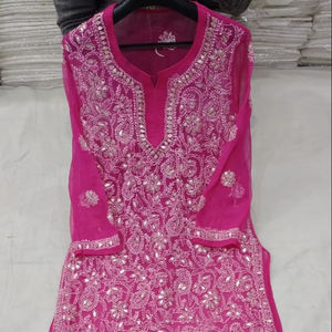 Robe Anarkali en mousseline de soie 100% coton avec broderie florale lourde col rond longueur cheville-respirant et écologique - Product Image 1