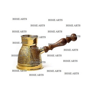 Théière en laiton doré de qualité exclusive avec poignée en bois, forme ronde, pour servir le thé arabe - Product Image 1