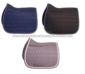 แผ่นรองอานม้า Shemax 2023 คุณภาพสูง ขายดี ออกแบบพิเศษสำหรับขี่ม้า รุ่น DELUXE พร้อมขอบผ้าคอร์ดบินดิ้งและซับในผ้าสำหรับม้า - Product Image 4