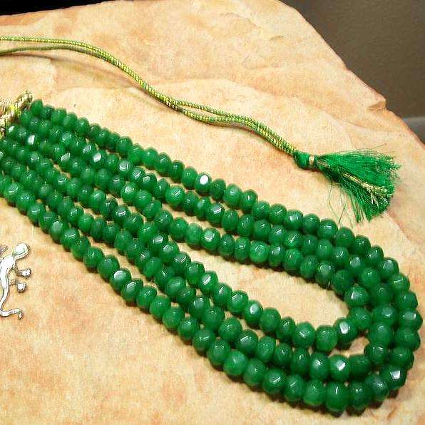 สีเขียว