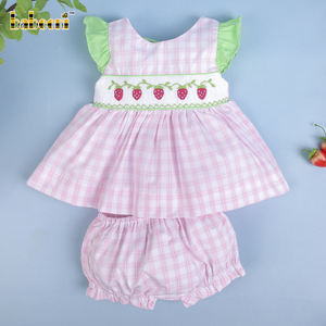 Ensemble de fille brodée fraise smocké à la main personnalisé BB2843 tissu de coton OEM ODM vêtements pour enfants fabricant de gros - Product Image 2