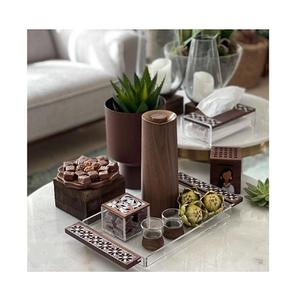 Plateau de service rectangulaire en acrylique pour chocolats et dattes, avec poignées en bois, qualité supérieure, en vente - Product Image 1