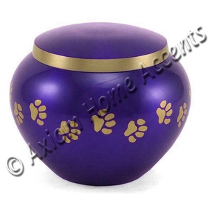 Urna de cremación de latón para mascotas, urna de cremación Odyssey de color Gris Carbón vegetal grabada a mano, urna funeraria para cenizas de mascotas por acentos Axiom para el hogar - Product Image 4