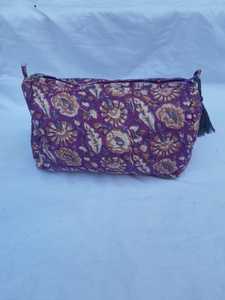 Vente en gros de sacs pochette matelassés en coton tissu imprimé en bloc avec fermeture à glissière trousse de toilette pochette cosmétique accessoires pour femmes sacs pochette - Product Image 4