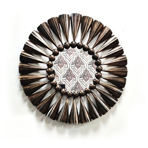 Espejo de Pared Hecho a Mano con Forma de Sol Nascente Dorado, Diseño Moderno Vintage con Marco Redondo de Metal Personalizado para Uso Decorativo - Product Image 3