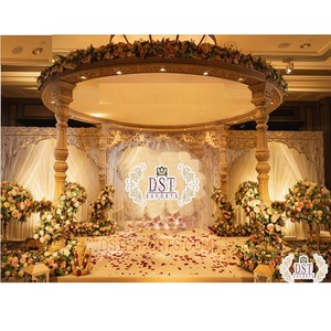 Dream Queen Wedding Mandap en madera Modern & Dreamy Look Decoración de madera Mandap Boda tradicional Configuración de madera Mandap EE. UU. - Product Image 1