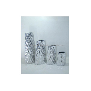 Mini florero de metal antiguo hecho a mano, diseño martillado de aluminio para decoración del hogar y arreglos florales - Product Image 5