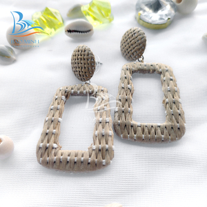 Boucles d'oreilles en rotin, boucles d'oreilles en bois de rotin naturel - Product Image 2