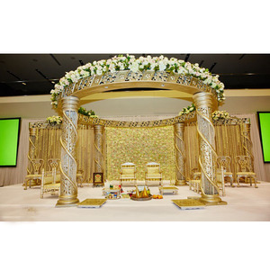 Meilleur Mandap de mariage en fibre de cristal Fiji, Mandap de mariage exclusif en cristal doré, Mandap de mariage hindou en cristal Floride - Product Image 1