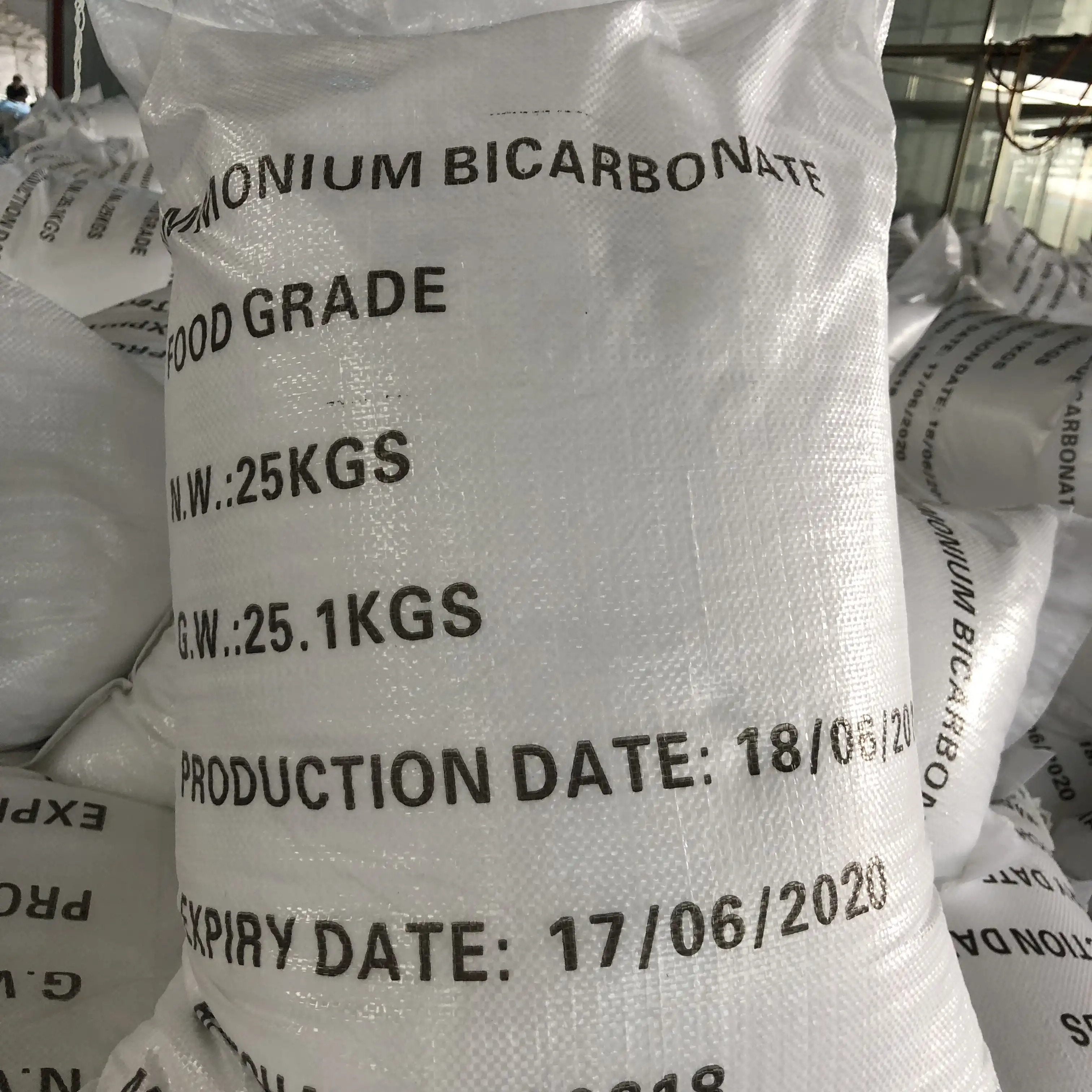 Food Grade Ammonium Bicarbonate/Hidrogen Karbonat 99.5% Min