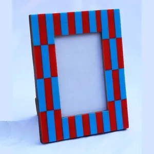 简单体面的相框蓝色和红色树脂相框树脂古董相框兄弟姐妹记忆在墙上