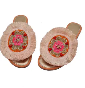 新款时尚独特传统风格水晶串珠带花边手工刺绣女式真皮平底鞋
