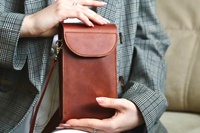 Tas ponsel kantong selempang kulit tas telepon kantong kulit kualitas tinggi cokelat, casing Mumbai bahu warna cokelat