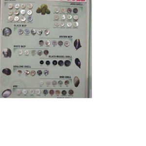 Botones de perlas naturales para madre en tamaños surtidos, adecuados para tiendas de botones y cuentas y fabricantes de camisas - Product Image 1