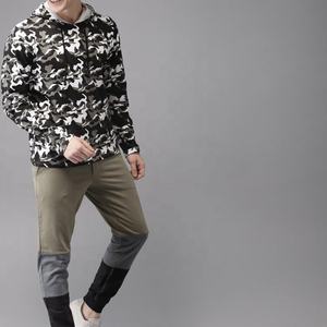 Sweat à capuche pour hommes, capuche imprimée blanc et noir, sweat-shirt à manches longues, mode hip hop homme imprimé par EVERGLOW - Product Image 1