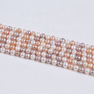 Venta al Por Mayor Hebra de Perlas Sueltas de Agua Dulce de 8-9 mm en Forma Redonda de Colores Mezclados Blanco, Rosa y Púrpura para Joyería - Product Image 2