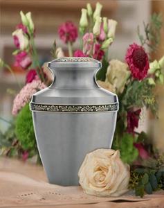Urnas de cremación ecológicas de plata de latón floral para cenizas humanas Tamaño adulto Urna funeraria duradera Tapa segura Almacenamiento de cenizas - Product Image 2