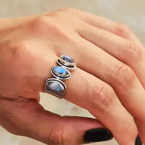 Beautiful Handmade Classic 925 Sterling Silver Gemstone Jewelry Rainbow Moonstone Ring At Wholesale Price