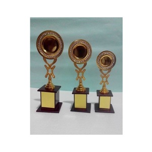 Trofeo hecho en la India, moderno y clásico, personalizado, único, elegante, de Metal, diseño personalizado, vintage, hecho a mano - Product Image 4