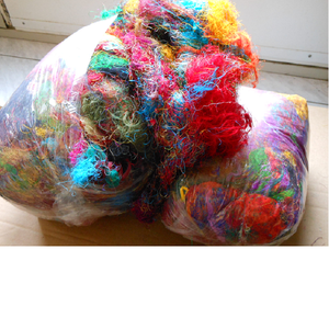 Bolsas de 1kg de fibra de seda Sari multicolor hechas a medida para tiendas de hilo de seda y fibra - Product Image 1