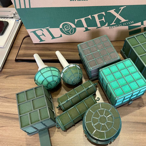 Arreglo Floral, el Producto Floral Más Popular de Malasia, Fabricante de Espuma Floral en Bloque, Esencial para Floristas - Product Image 1