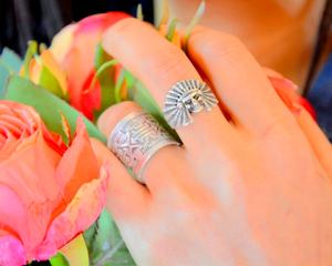 Bague en agate gravée à la main avec motif en filigrane pour cadeau ou fête - Product Image 3