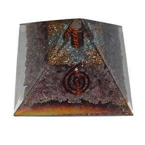 Fournisseur de pyramides d'orgone en lépidolite avec pointe de cristal : Pyramides d'orgone en lépidolite avec pointe de cristal à vendre - Product Image 1