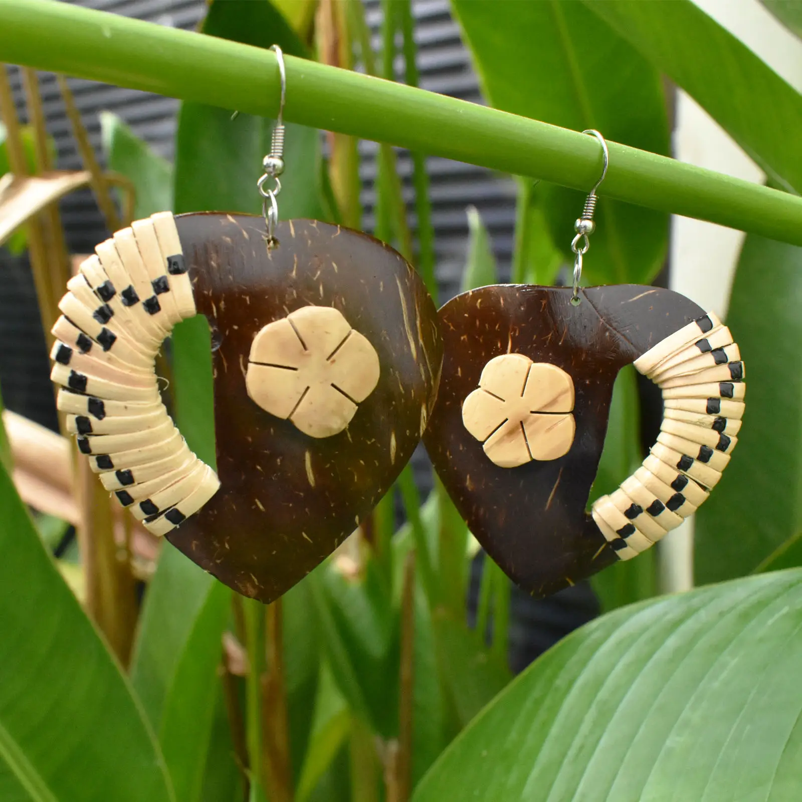 Nova Moda Brinco Handmade Esculpido Coco Shell Jóias Trançado Rattan Brincos De Palha Para As Mulheres