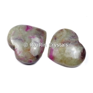 Cœur gonflé en cristal de rubis naturel - Product Image 1