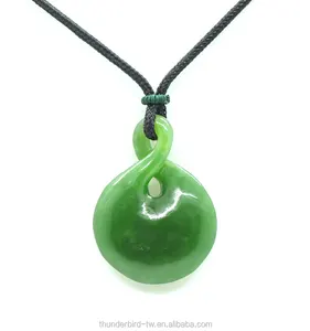 Collana incisa a mano con Design Maori giada della nuova zelanda 50mm giada verde nefrite twist