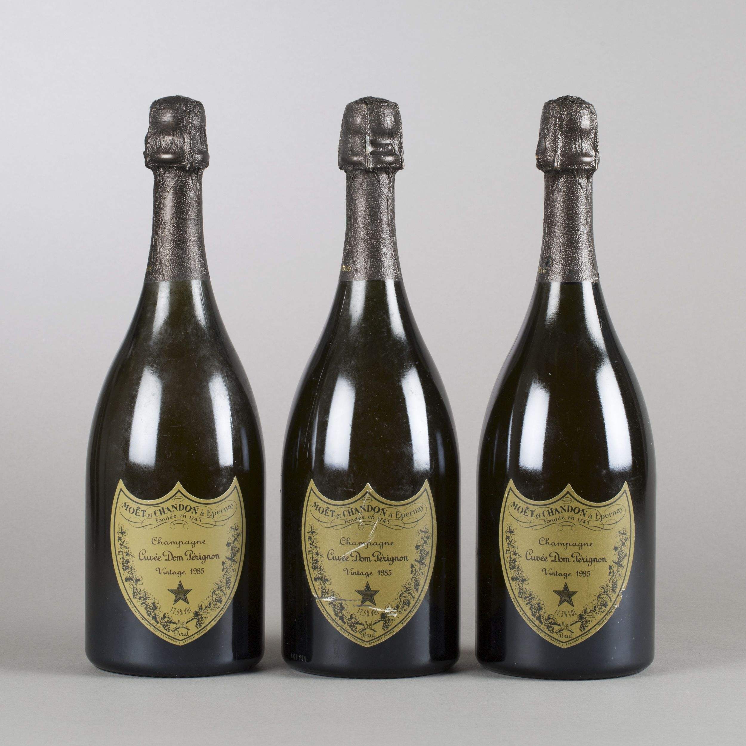 Цена самого дорогого шампанского. Moet & Chandon dom Perignon Charles & Diana 1961. Dom Perignon винодельня. Дорогое шампанское. Дорогие игристые вина.