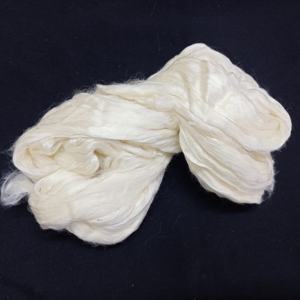 Seda 100% natural eri hecha a medida, seda plateada en blanco, adecuada para teñir, ideal para tiendas de hilo y fibra para reventa - Product Image 5