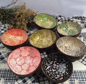 Cuenco de coco con muchos colores, varias opciones para decoración, hecho en Vietnam - Product Image 3