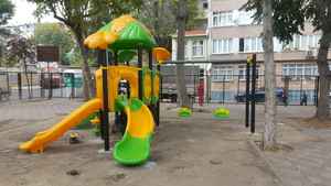 Área de juego al aire libre para niños, amigable con el medio ambiente, hecha de plástico fuerte pesado, anti UV, hecha en Turquía para uso en jardín al aire libre - Product Image 5