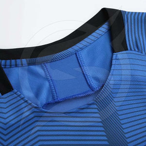 Uniforme de fútbol personalizable para hombre poliéster sublimación camiseta de fútbol nombre liso en blanco Diseño a rayas OEM personalizado niños adultos - Product Image 2