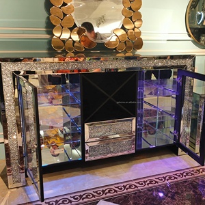 Guanding 2022 Hottest Crushed Diamond Mirrored Wine Bar Cabinet With multi farbe LED Lights