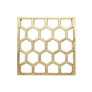 Design de hexágono quadrado personalizado, design elegante feito à mão de metal dentro do trivet da índia