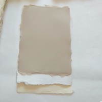 Papier mécanique fait main A5 à bords festonnés, papier brûlé, couleur beige blanc, 29x21 cm, prix de gros à bas prix, papier non coupé à bords festonnés