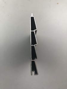Extrusión de Aluminio con Diseño Personalizado Shalumi, Acabado Madera - Product Image 3