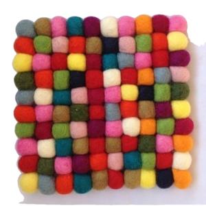 Estera de bolas de fieltro - Product Image 1