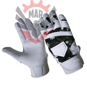 ถุงมือเบสบอลอเมริกันฟุตบอลพร้อมอุปกรณ์เสริมในเครื่องแบบทีมสวม - Product Image 1