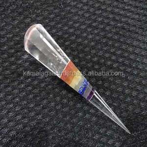 Vente en gros de baguettes de massage en quartz naturel clair collées à 7 chakras centre pierre semi-précieuse sculptée pierre précieuse artisanat point bâton - Product Image 1