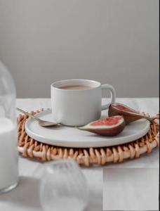 Plateau de service en rotin fait à la main brun clair fini design antique parfait pour une utilisation élégante de table et de salle à manger - Product Image 2