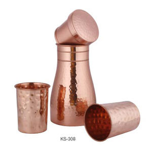 Jarra de agua de cobre hecha a mano con mango de metal de diseño clásico de vidrio, recipiente ecológico para uso en fiestas con aislamiento caliente/frío - Product Image 1