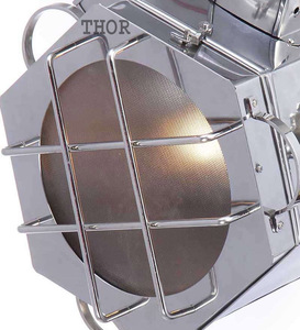 Lampadaire projecteur nautique moderne avec trépied réglable, support en bois, projecteur décoratif de style chromé - Product Image 2